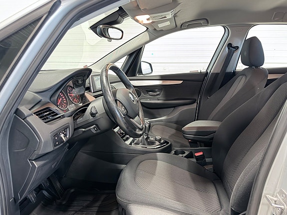 BMW 218i 10 of 19