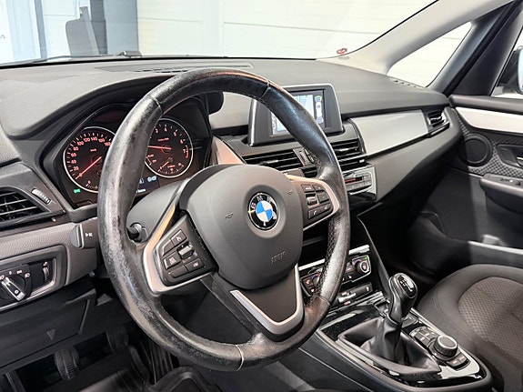 BMW 218i 12 of 19
