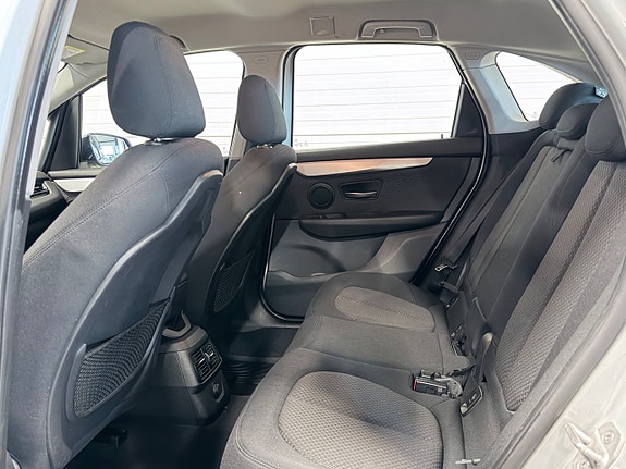 BMW 218i 11 of 19