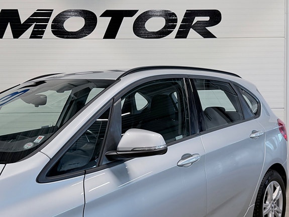 BMW 218i 4 of 19