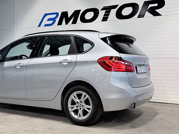 BMW 218i 7 of 19