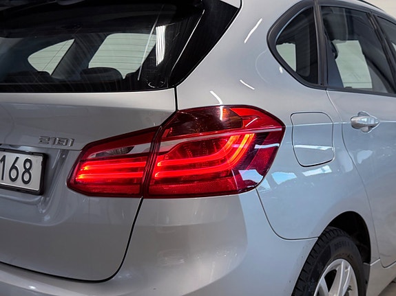 BMW 218i 9 of 19