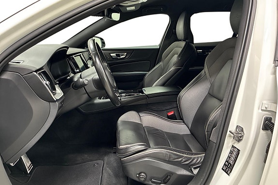Volvo V60 13 of 30