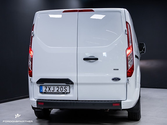 Ford Transit Custom 12 of 30
