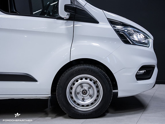 Ford Transit Custom 11 of 30
