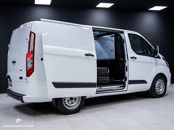 Ford Transit Custom 14 of 30