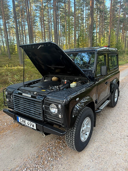 Land Rover Defender 90 25 of 26