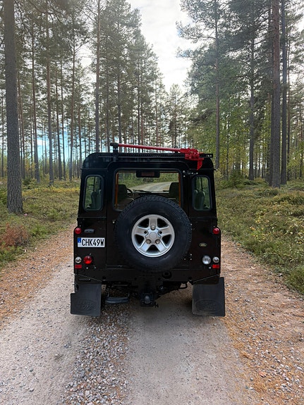 Land Rover Defender 90 4 of 26
