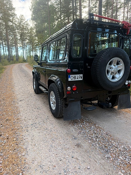 Land Rover Defender 90 3 of 26