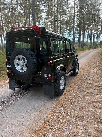 Land Rover Defender 90 5 of 26