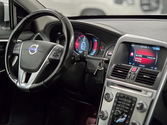 Volvo XC60 13 of 24