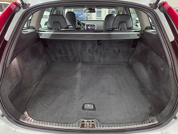 Volvo XC60 9 of 24