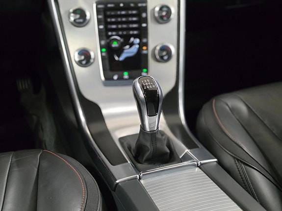 Volvo XC60 14 of 24