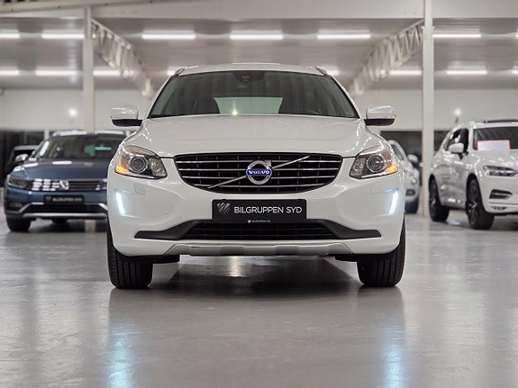 Volvo XC60 2 of 24