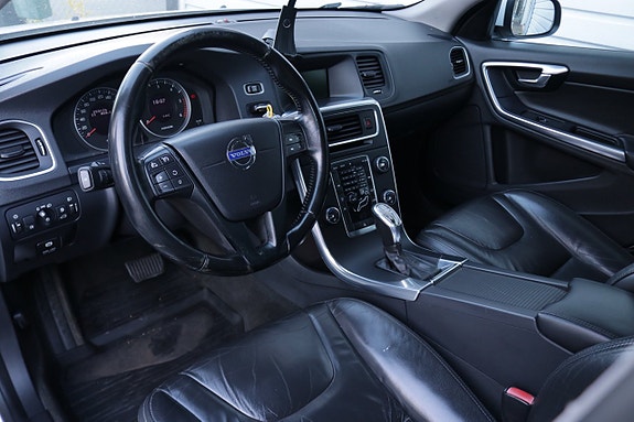 Volvo V60 7 of 15