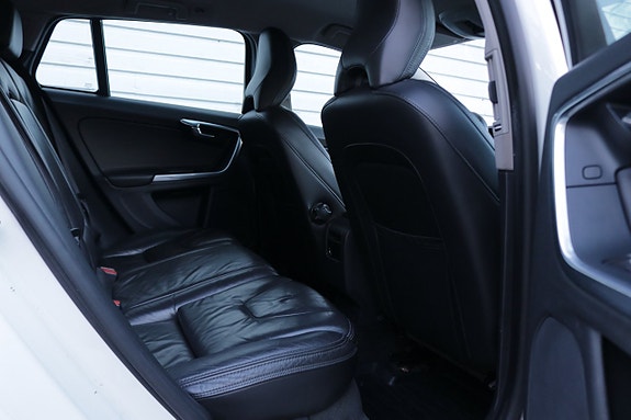 Volvo V60 11 of 15