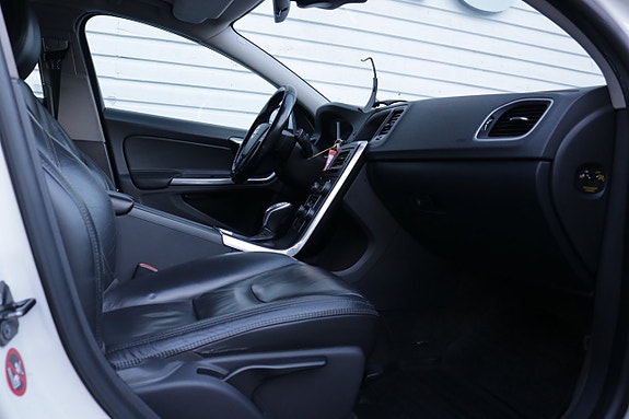 Volvo V60 10 of 15