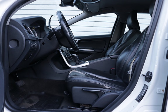 Volvo V60 6 of 15