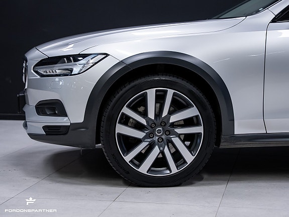 Volvo V90 Cross Country 7 of 30