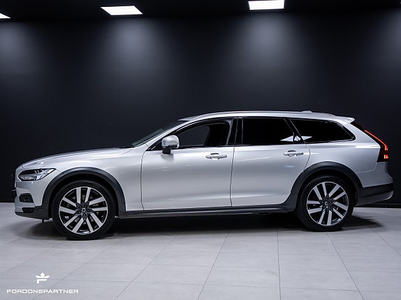 Volvo V90 Cross Country 6 of 30