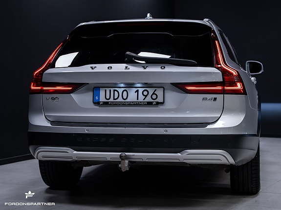Volvo V90 Cross Country 17 of 30