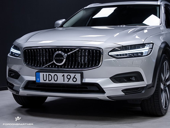 Volvo V90 Cross Country 3 of 30