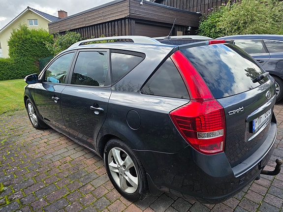 Kia Ceed 2 of 8