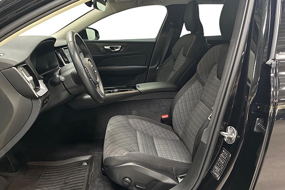 Volvo V60 13 of 30