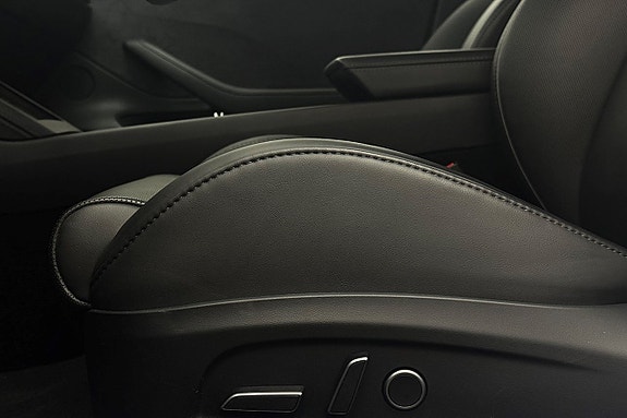Tesla Model 3 14 of 30