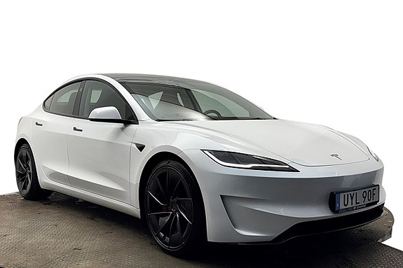 Tesla Model 3 4 of 30