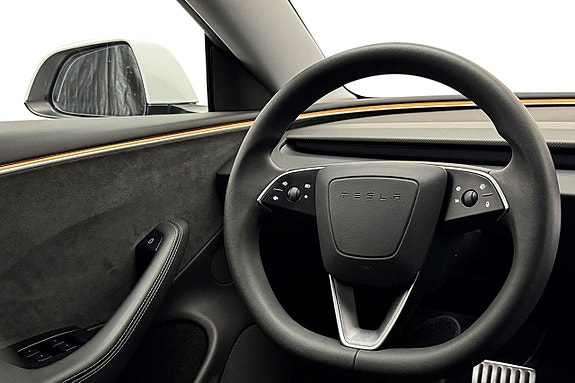 Tesla Model 3 18 of 30