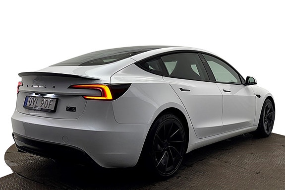 Tesla Model 3 6 of 30