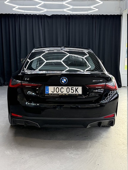 BMW i4 10 of 14