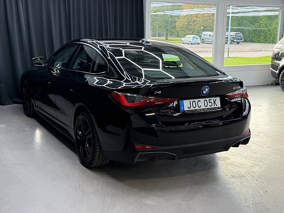 BMW i4 3 of 14