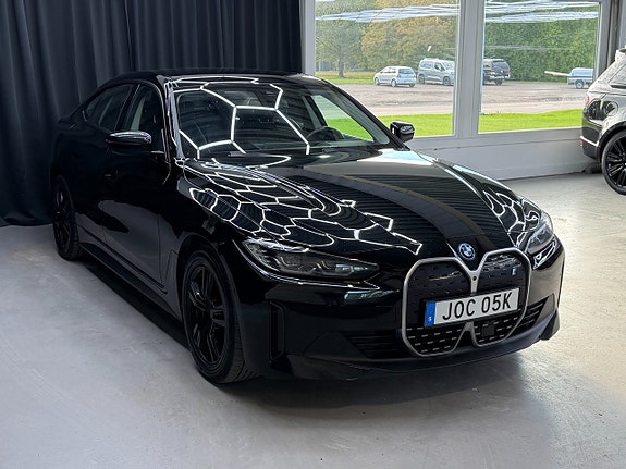 BMW i4 2 of 14