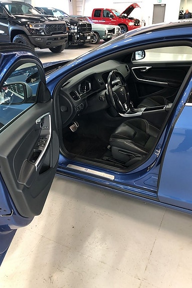 Volvo V60 12 of 12
