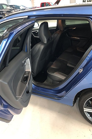 Volvo V60 10 of 12