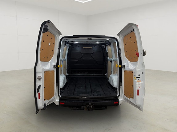Ford Transit Custom 11 of 30