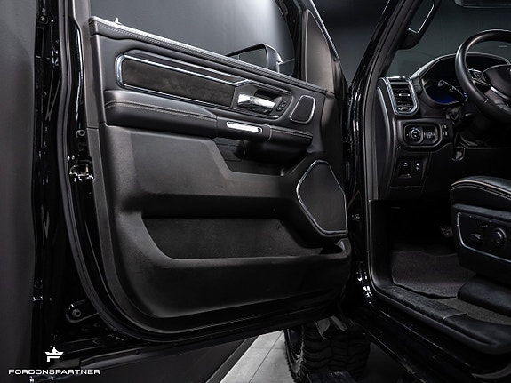 Dodge RAM 1500 25 of 30