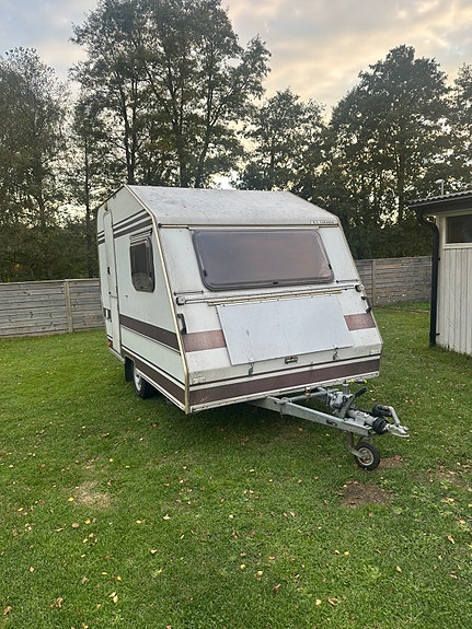 T.E. Caravan Rc caravan 320 2 of 10
