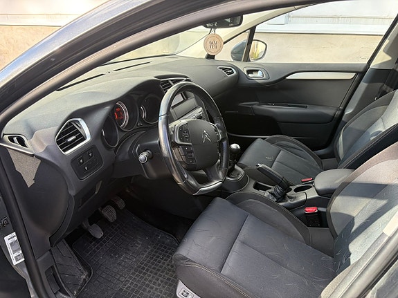 Citroen C4 11 of 12