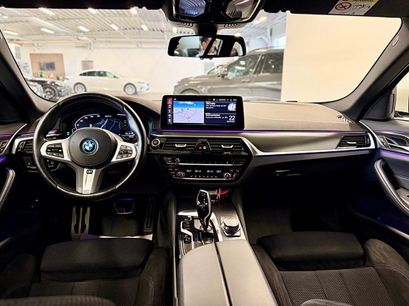 BMW 530e 16 of 25