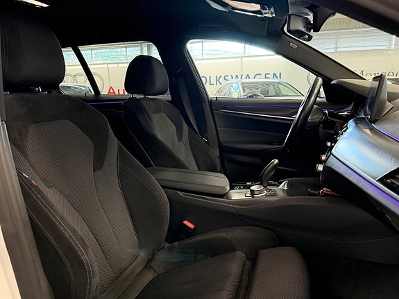 BMW 530e 15 of 25