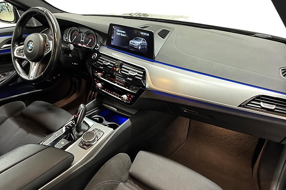 BMW 530e 15 of 30