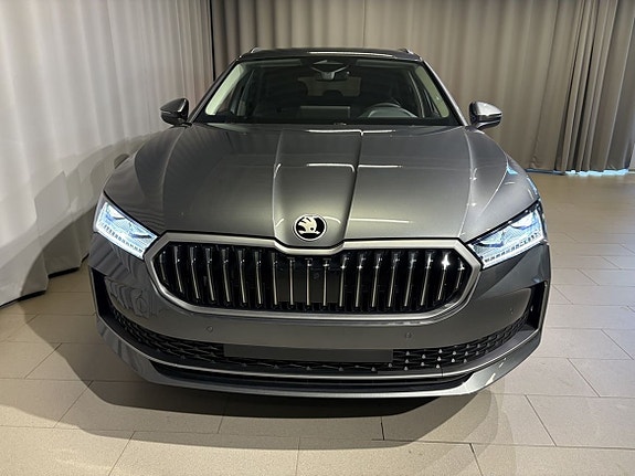 Skoda Superb 2 of 18