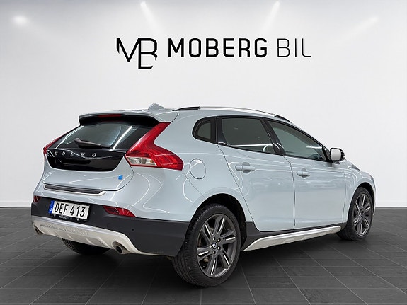 Volvo V40 Cross Country 4 of 17