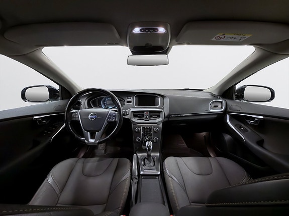 Volvo V40 Cross Country 10 of 17