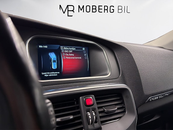 Volvo V40 Cross Country 13 of 17