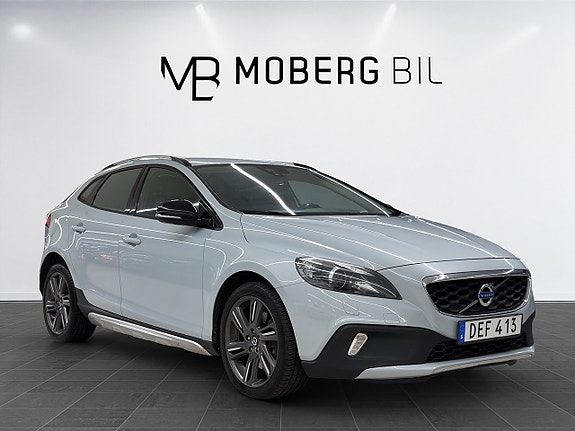 Volvo V40 Cross Country 6 of 17