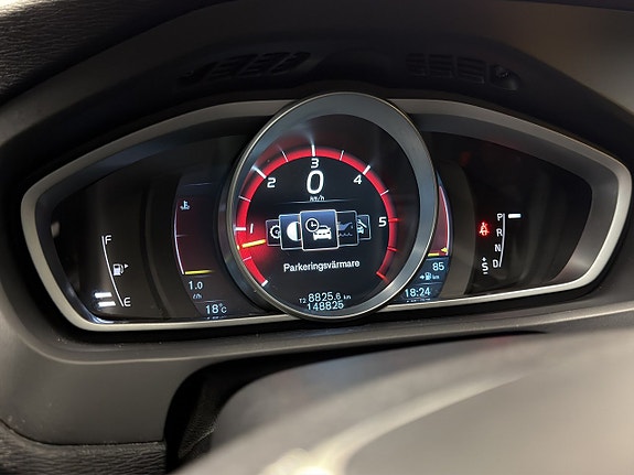 Volvo V40 Cross Country 11 of 17
